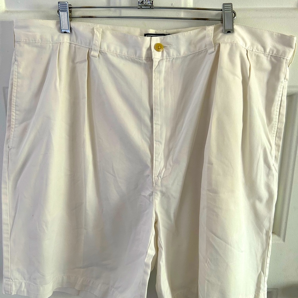 Polo Ralph Lauren Shorts Men's 40W 8" White Pleated Tyler Canvas Bermuda. Used